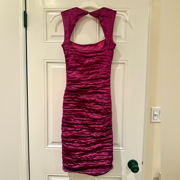 Nicole Miller Bodycon Cocktail Dress - Magenta, Size 8 - Picture 2 of 4